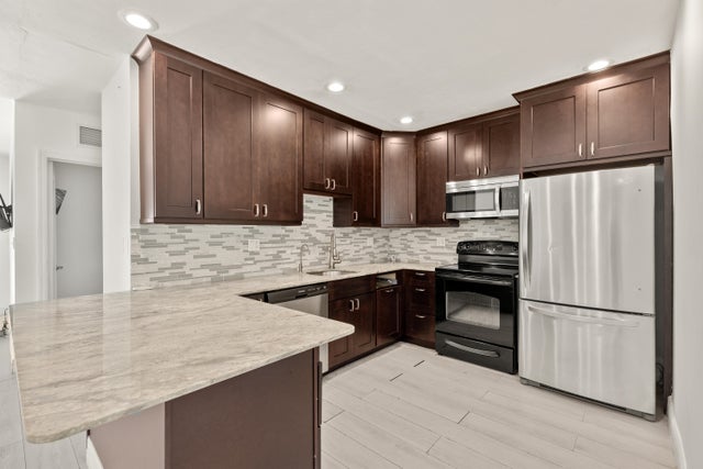3 of 35 - 1637 N Victoria Park Road, Fort Lauderdale, FL