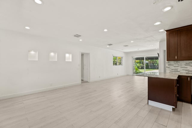5 of 35 - 1637 N Victoria Park Road, Fort Lauderdale, FL