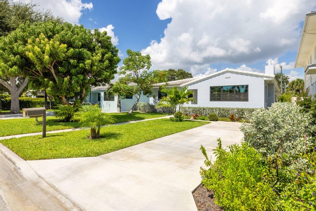 2 of 22 - 1023 S Palmway, Lake Worth Beach, FL