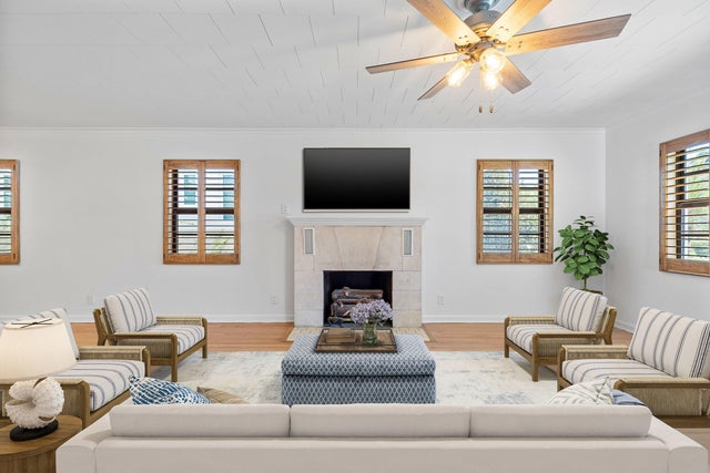 4 of 22 - 1023 S Palmway, Lake Worth Beach, FL