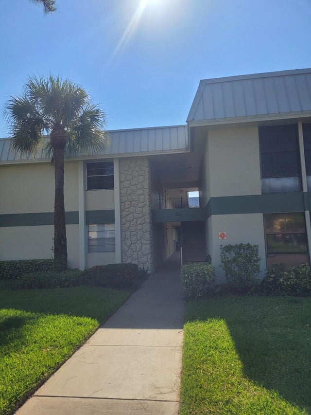 4 of 11 - 2302 Sunrise Boulevard #201, Fort Pierce, FL