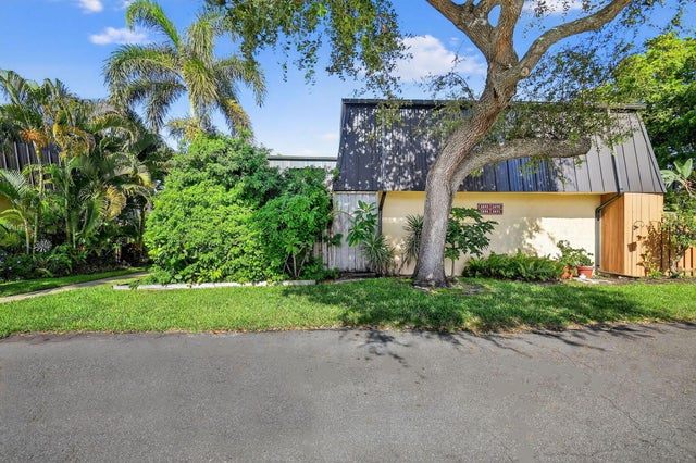 1 of 32 - 2494 Waterside Drive #4c, Lake Worth, FL