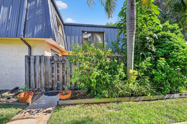 3 of 32 - 2494 Waterside Drive #4c, Lake Worth, FL