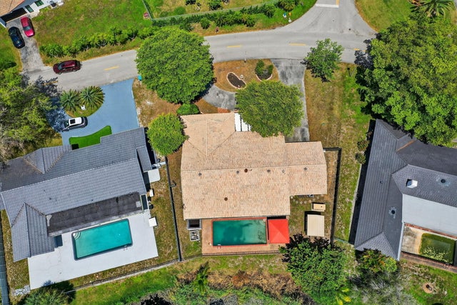 2 of 54 - 19811 W Oakmont Drive, Hialeah, FL
