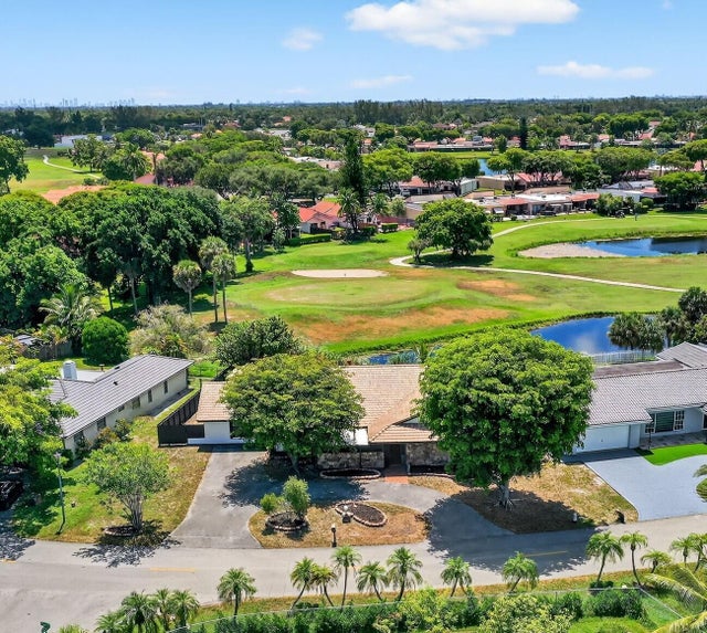 4 of 54 - 19811 W Oakmont Drive, Hialeah, FL