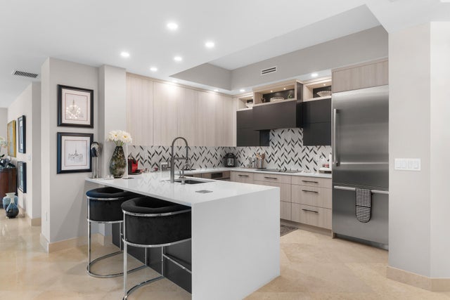 1 of 62 - 801 S Olive 1011 Avenue #1011, West Palm Beach, FL