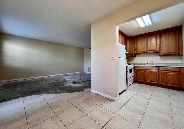 3 of 18 - 240 Bedford J, West Palm Beach, FL