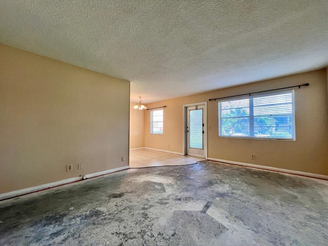 5 of 18 - 240 Bedford J, West Palm Beach, FL
