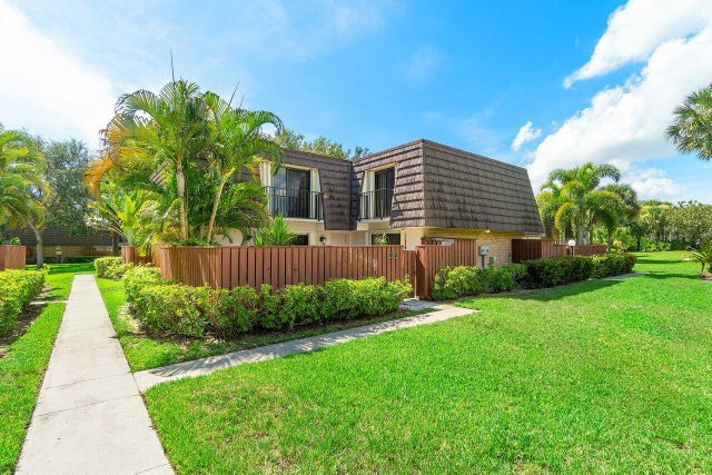 4 of 31 - 1619 16th Court, Jupiter, FL
