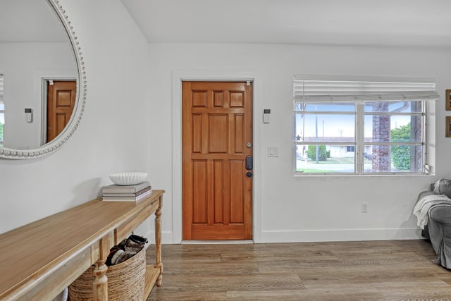 5 of 49 - 1915 Laurel Lane, Lake Clarke Shores, FL