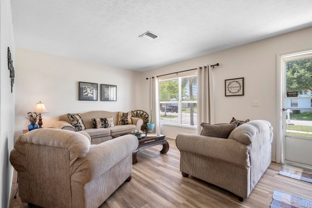3 of 28 - 349 Ne Jonquil Street, Port Saint Lucie, FL