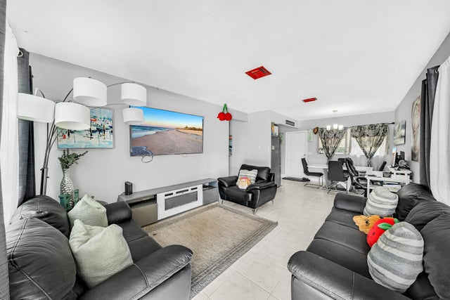 3 of 30 - 808 41st Street, West Palm Beach, FL