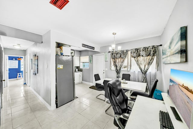 4 of 30 - 808 41st Street, West Palm Beach, FL