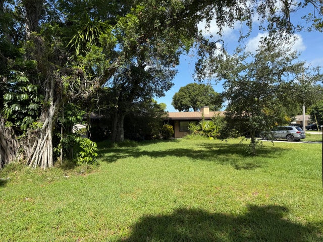 2 of 36 - 1001 Tortugas Avenue, Fort Pierce, FL