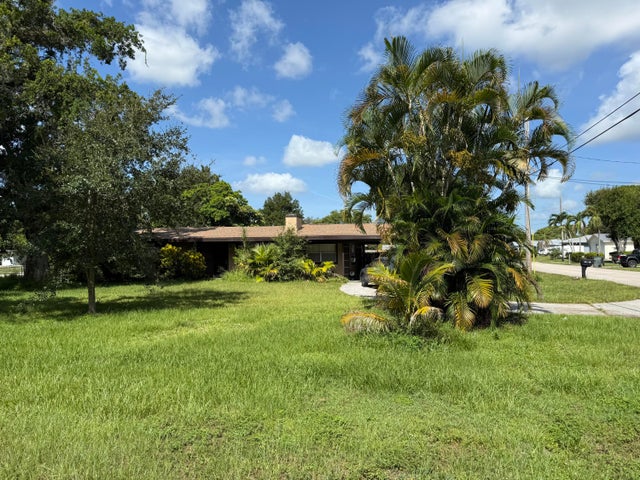 4 of 36 - 1001 Tortugas Avenue, Fort Pierce, FL