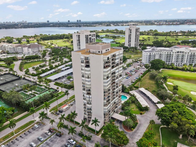 2 of 30 - 2425 Presidential Way #1006, West Palm Beach, FL
