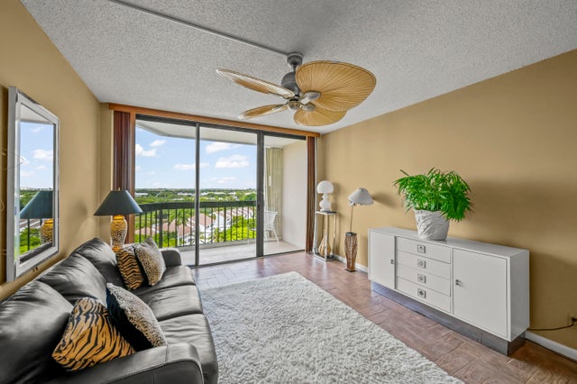 3 of 30 - 2425 Presidential Way #1006, West Palm Beach, FL