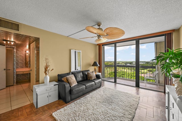 4 of 30 - 2425 Presidential Way #1006, West Palm Beach, FL