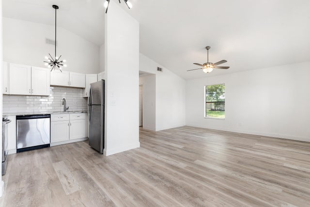 5 of 39 - 5629 Se Collins Avenue, Stuart, FL
