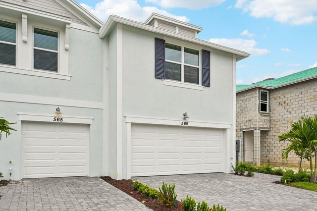 3 of 31 - 569 Salisbury Circle, Fort Pierce, FL