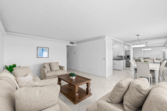 5 of 16 - 4013 Yarmouth A, Boca Raton, FL