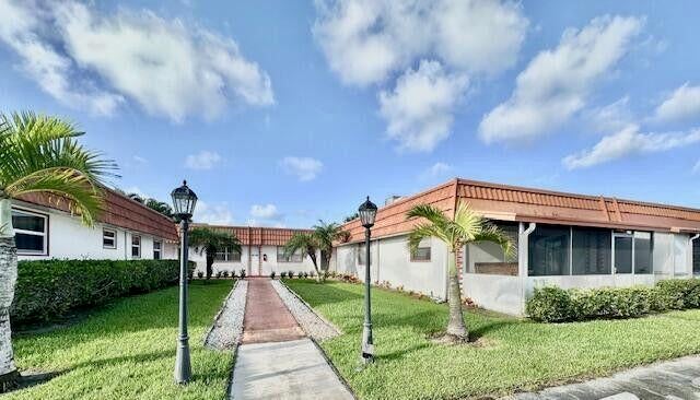 2 of 16 - 162 Waterford G, Delray Beach, FL