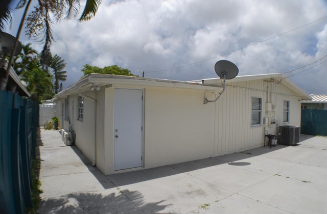 2 of 17 - 377 Nw Nw 49th Street Street, Fort Lauderdale, FL