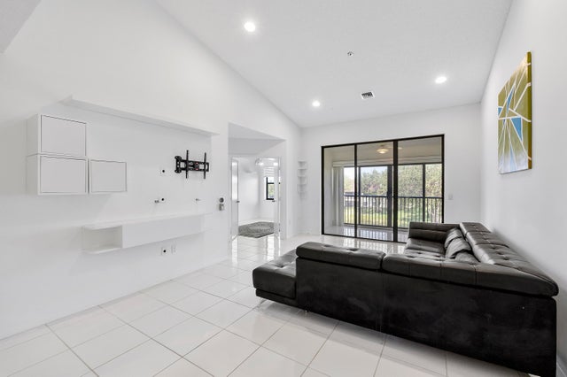 4 of 39 - 5153 Floria Drive #v, Boynton Beach, FL