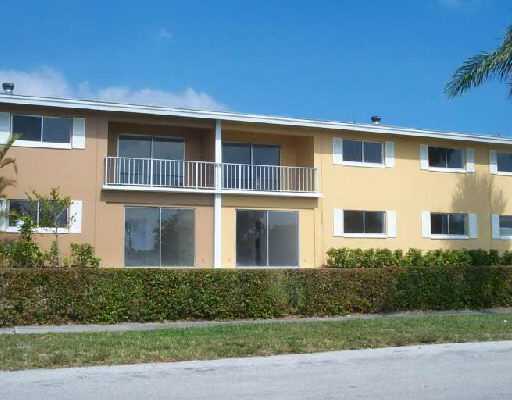 1 of 5 - 1505 Crescent Circle #c30, Lake Park, FL