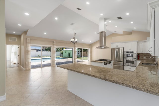3 of 20 - 698 Nw 12th Road, Boca Raton, FL