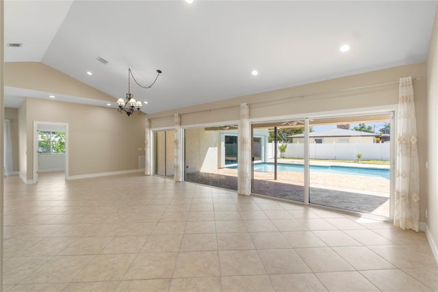 4 of 20 - 698 Nw 12th Road, Boca Raton, FL