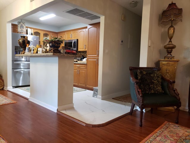 2 of 37 - 77 Mansfield B #77, Boca Raton, FL