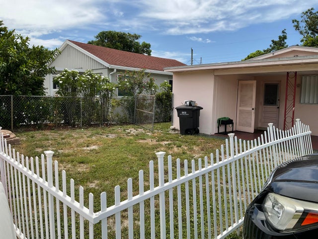 3 of 59 - 2100 Mercer Avenue, West Palm Beach, FL