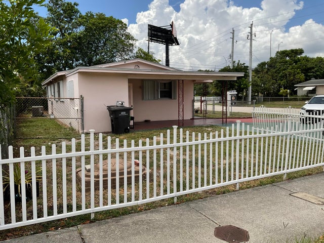 5 of 59 - 2100 Mercer Avenue, West Palm Beach, FL