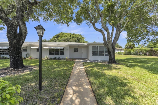 1 of 47 - 1105 N Oakridge Circle #c, Lake Worth, FL