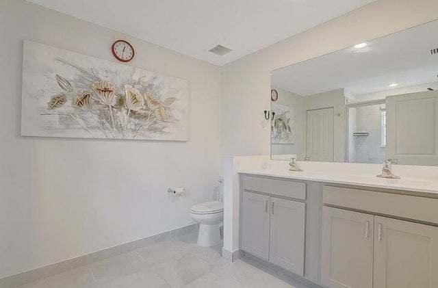 4 of 16 - 6765 Broadwater Lane, Lake Worth, FL