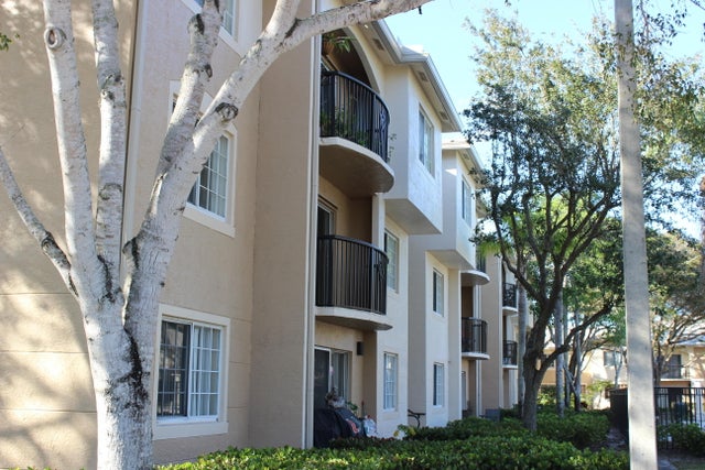 2 of 32 - 1700 Crestwood Ct S #1715, Royal Palm Beach, FL