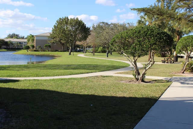 5 of 32 - 1700 Crestwood Ct S #1715, Royal Palm Beach, FL