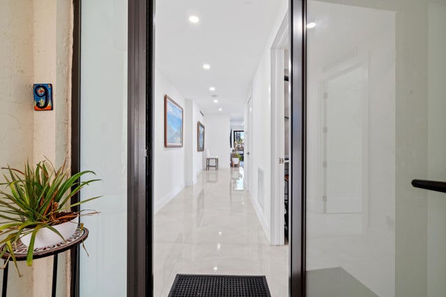 5 of 37 - 800 Andrews Avenue #9, Delray Beach, FL