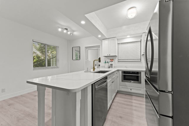 4 of 35 - 6520 N Ocean Boulevard #9, Ocean Ridge, FL