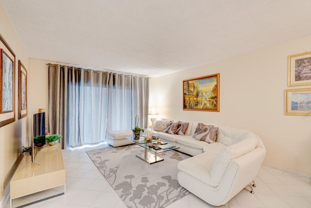 2 of 41 - 4350 Hillcrest Drive #214, Hollywood, FL