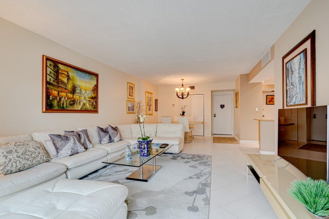 4 of 41 - 4350 Hillcrest Drive #214, Hollywood, FL
