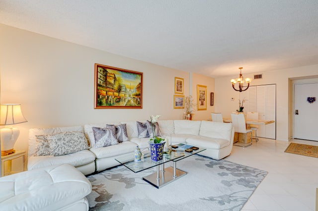5 of 41 - 4350 Hillcrest Drive #214, Hollywood, FL