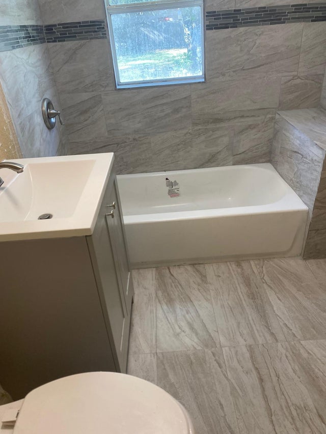 2 of 5 - 143 N 15th Street, Fort Pierce, FL