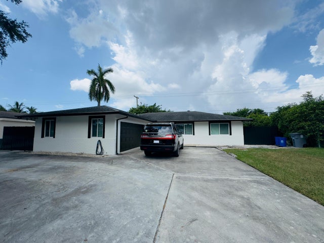 4 of 39 - 4692 Dolphin Drive, Lake Worth, FL
