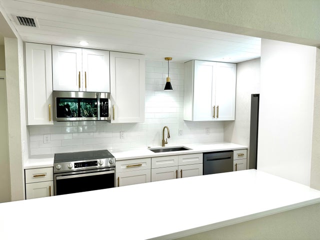 2 of 19 - 6430 Pinyon Pine Court, Lake Worth, FL