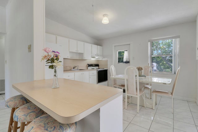 4 of 22 - 5519 Columbus Road, West Palm Beach, FL