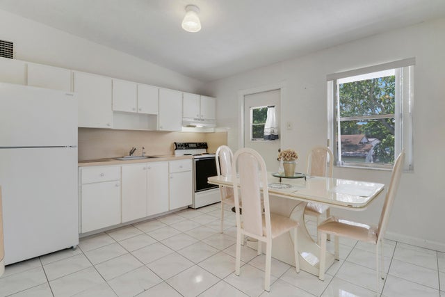 5 of 22 - 5519 Columbus Road, West Palm Beach, FL