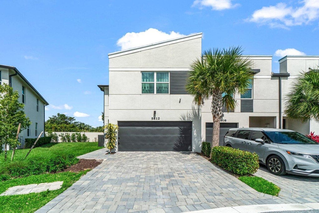 5612 Mentmore Dr, West Palm Beach