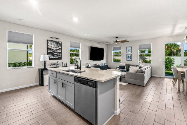4 of 22 - 5612 Mentmore Drive, West Palm Beach, FL